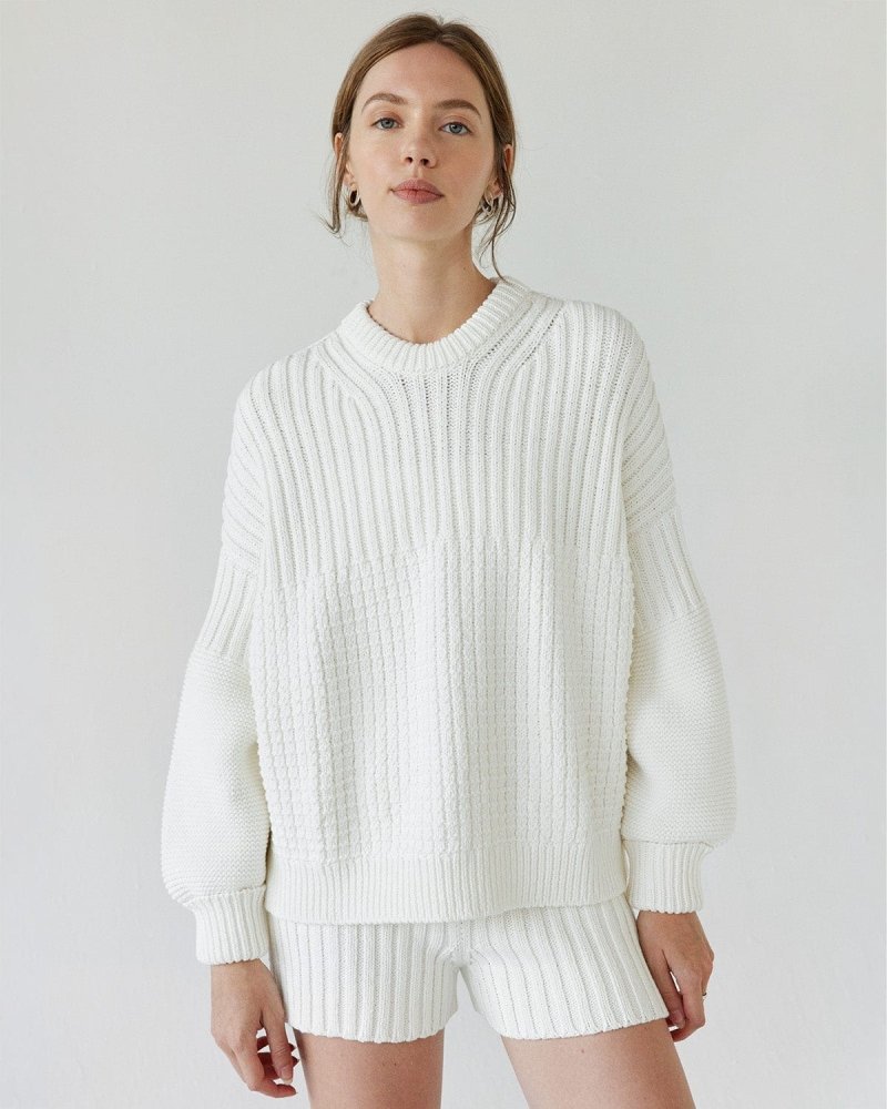 Delčia: Off - White Cotton Sweater & Shorts Set