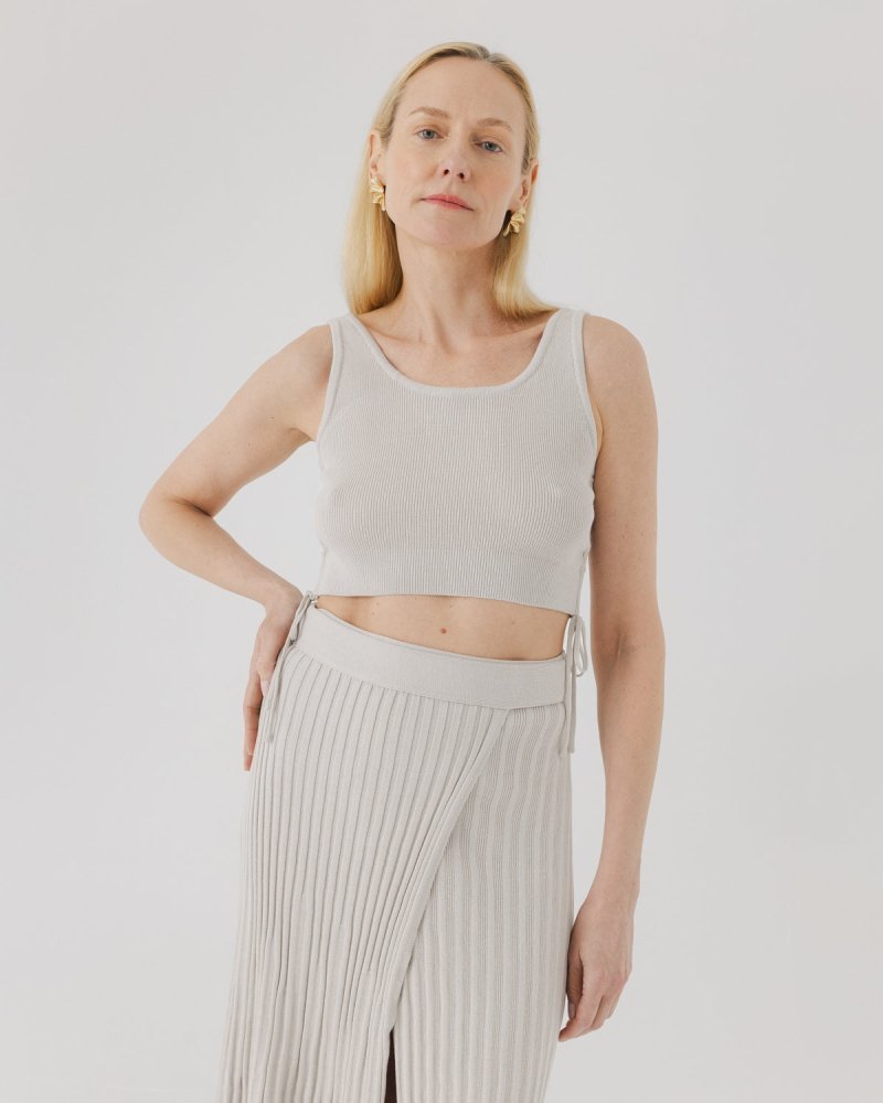 Drebulė: Silver Grey Cotton Crop Top