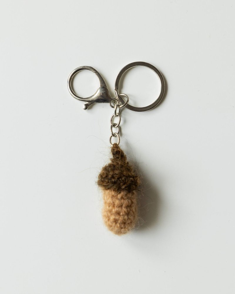 Gilė: Nutmeg And Oak Charm