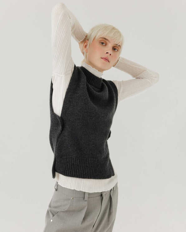 Giria: Charcoal Wool Vest