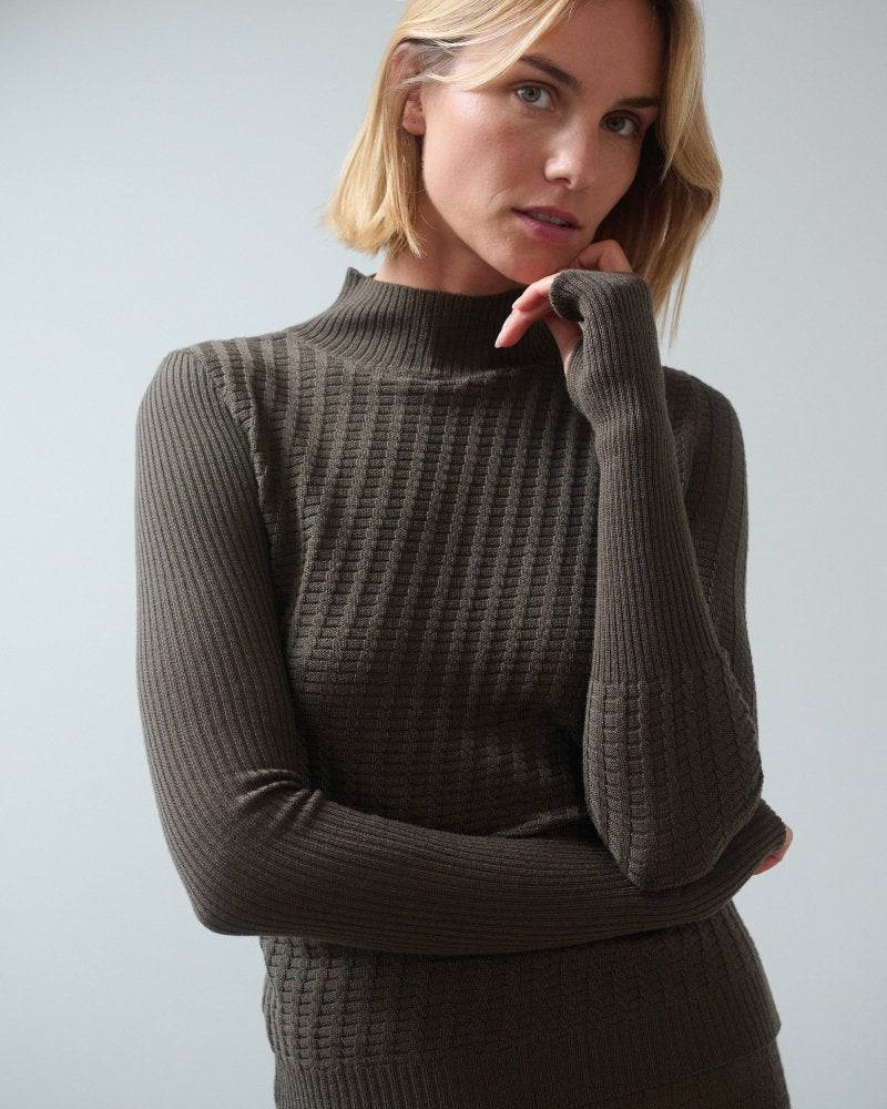 Žaltys: Nettle Merino Wool Turtleneck & Leggings