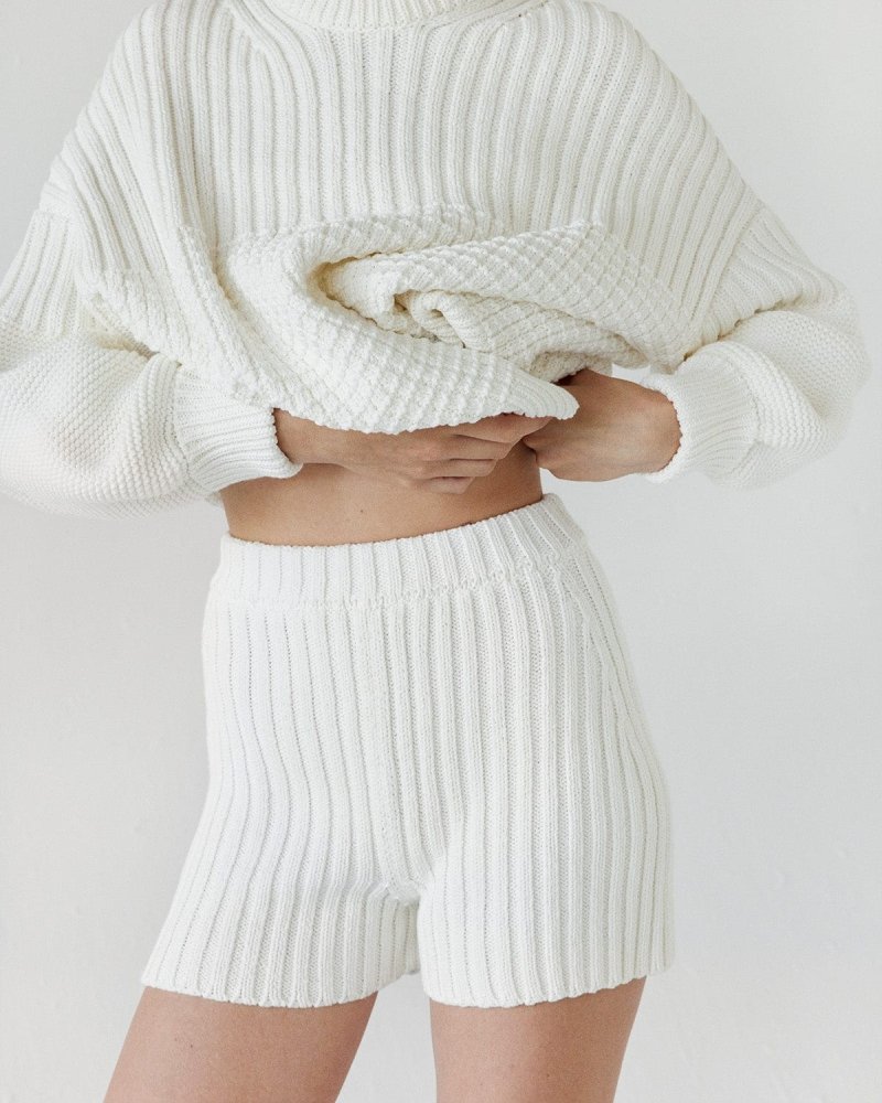 Pilnatis: Off - White Cotton Shorts